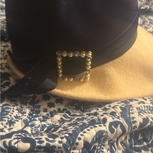 Source Unknown Black and Gold Women's Hat with Beaded Buckle